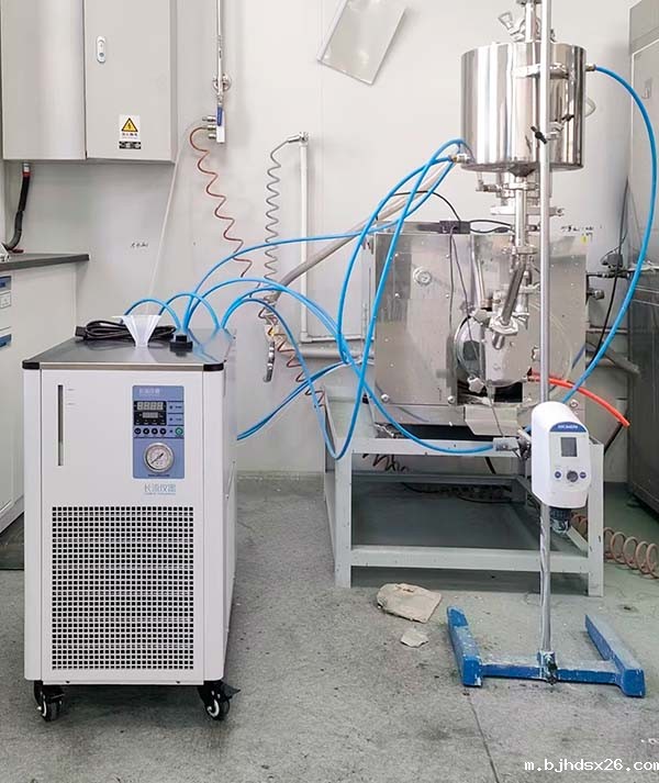 精密冷水机.jpg 精密冷水机.jpg