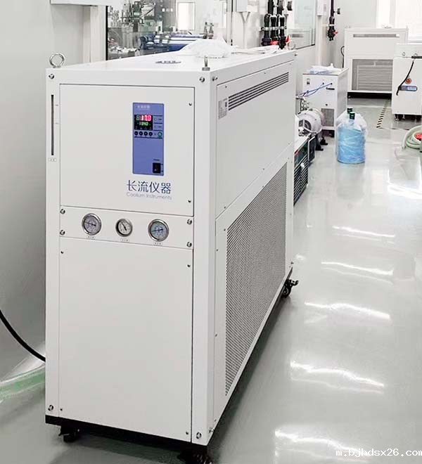 精密冷水机.jpg 精密冷水机.jpg